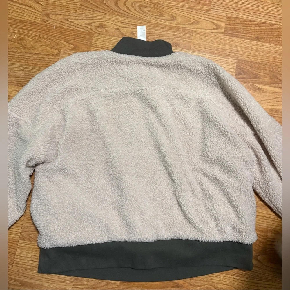 Fabletics Sherpa Quarter Zip size XL - Picture 3 of 3